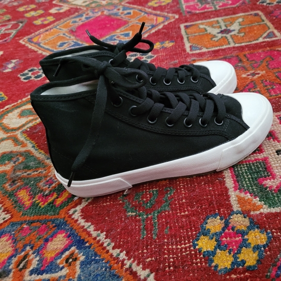 Canvas high top and low top - Picture 2 of 3